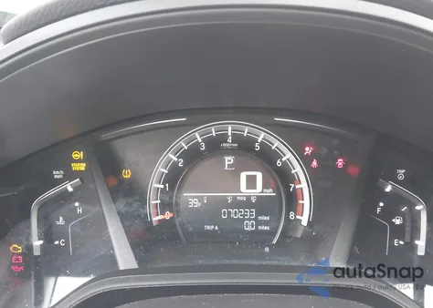 2017 Honda Cr-V Lx z USA, uszkodzony, nr VIN 7FARW5H3XHE008593